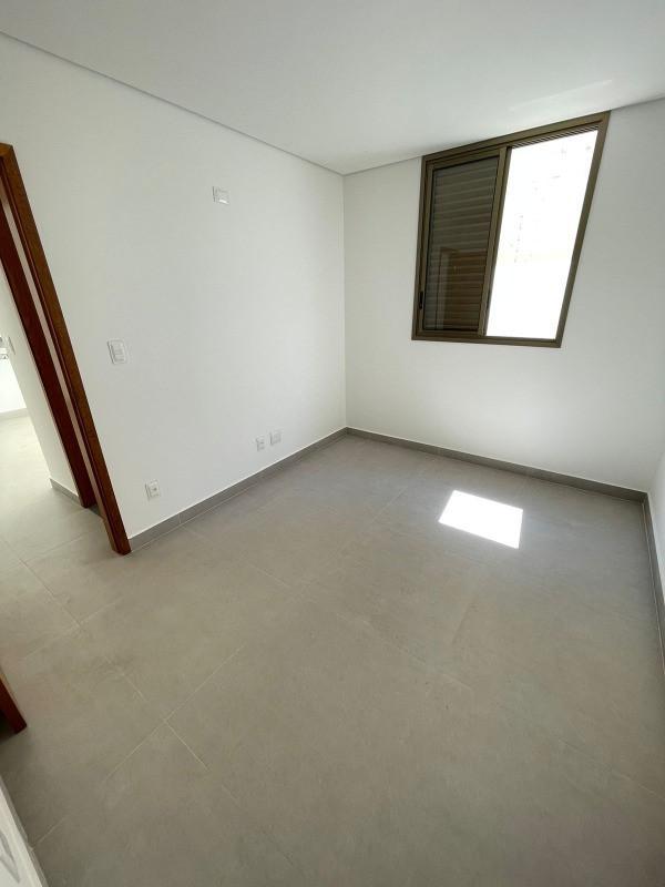 Apartamento, Sagrada Família, 2 Quartos, 2 Vagas, 1 Suíte