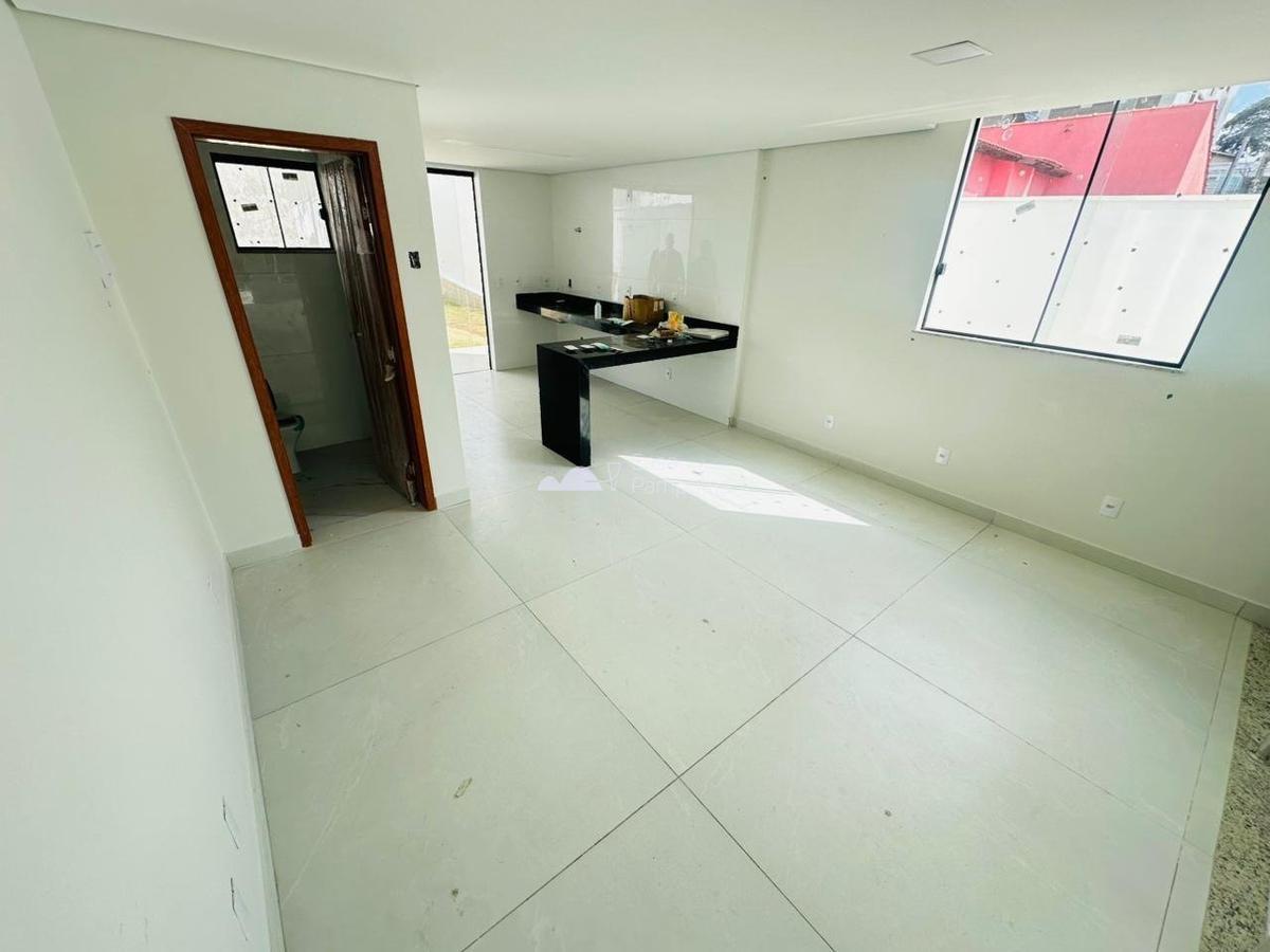 Casa, Planalto, 3 Quartos, 2 Vagas, 3 Suítes