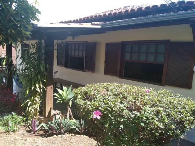 Casa, Cachoeirinha, 4 Quartos, 2 Vagas, 1 Suíte