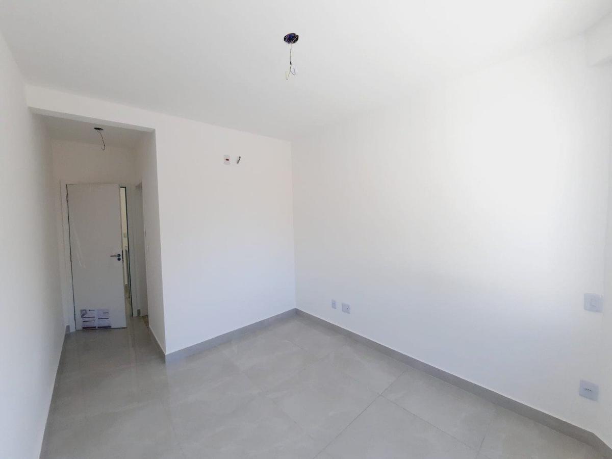 Casa, Floramar, 2 Quartos, 1 Vaga, 2 Suítes