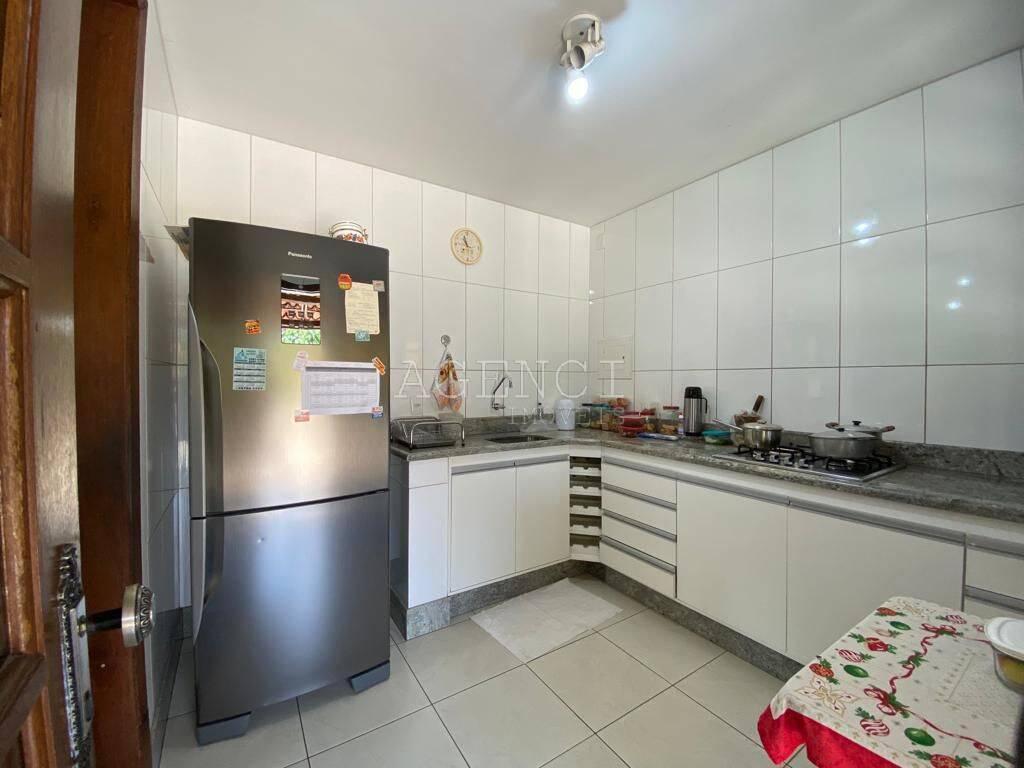 Casa, Bandeirantes (pampulha), 4 Quartos, 0 Vaga, 1 Suíte