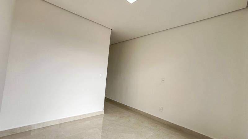 Casa, Santa Branca, 3 Quartos, 2 Vagas, 1 Suíte