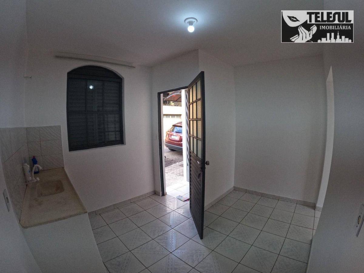 Casa, Centro, 1 Quarto, 0 Vaga
