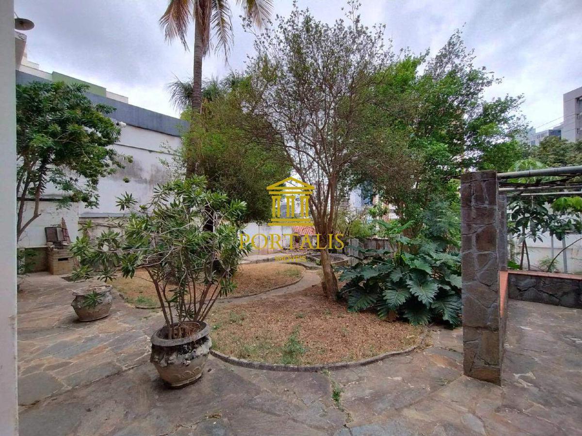 Casa Comercial, Funcionários, 9 Quartos, 5 Vagas