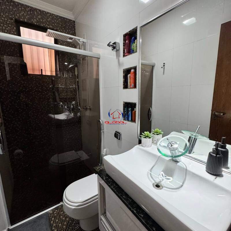 Casa, Castelo, 3 Quartos, 2 Vagas, 1 Suíte