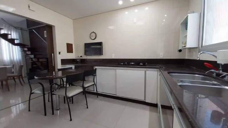 Cobertura, Estoril, 3 Quartos, 2 Vagas, 1 Suíte