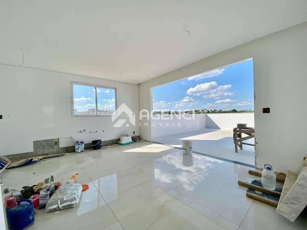 Apartamento, Cabral, 5 Quartos, 0 Vaga, 2 Suítes