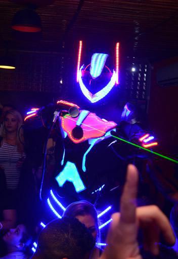 Robô Led Animação de Festas Bh, Atração Diferente Para Evento Belo Horizonte