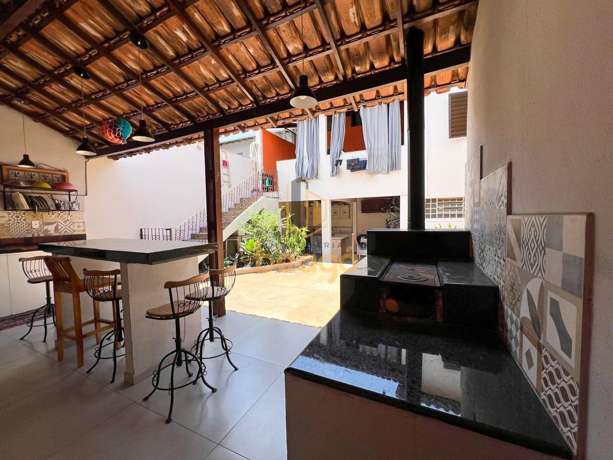 Casa, Ouro Preto, 4 Quartos, 3 Vagas, 1 Suíte