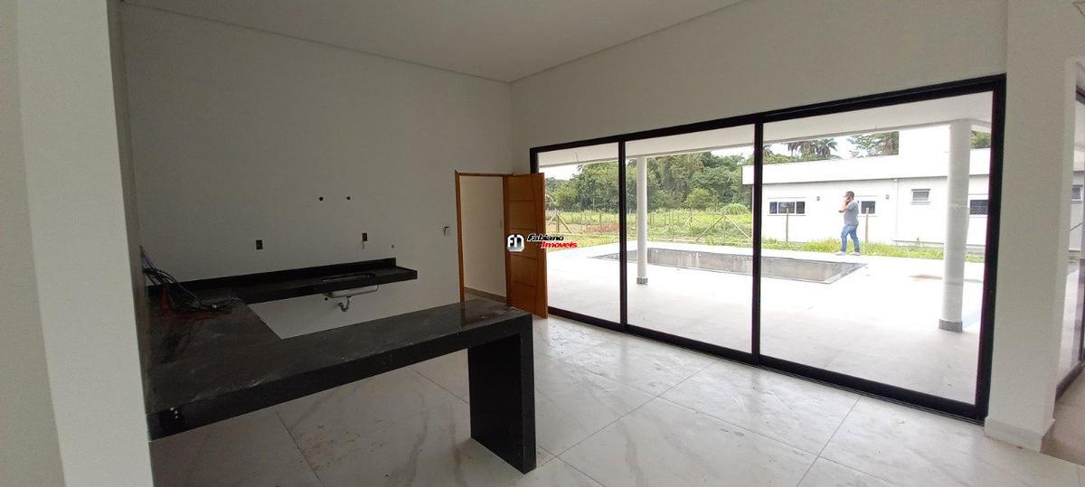 Casa, Campinho, 3 Quartos, 4 Vagas, 3 Suítes