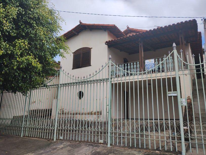 Casa, Nossa Senhora da Saúde, 4 Quartos, 2 Vagas, 1 Suíte