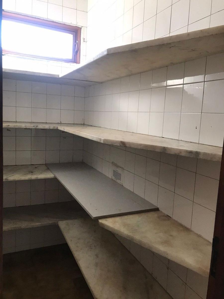 Casa Comercial, Santa Branca, 4 Quartos, 4 Vagas, 2 Suítes