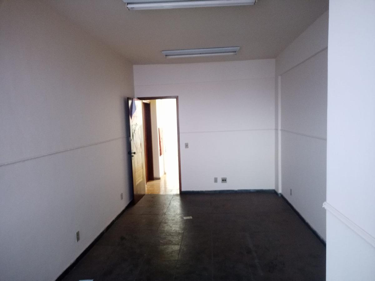 Sala, Floresta, 0 Quarto, 2 Vagas