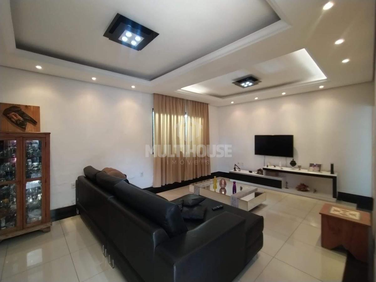 Casa, Heliópolis, 5 Quartos, 4 Vagas, 2 Suítes