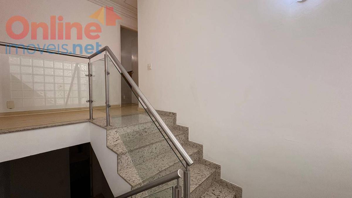 Casa, Vila Paris, 4 Quartos, 0 Vaga, 2 Suítes