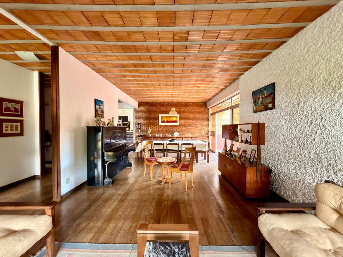 Casa, Bandeirantes (pampulha), 5 Quartos, 8 Vagas, 3 Suítes
