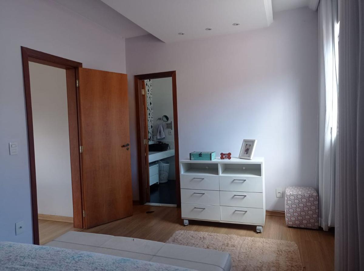 Casa, Santa Cruz, 3 Quartos, 3 Vagas, 1 Suíte