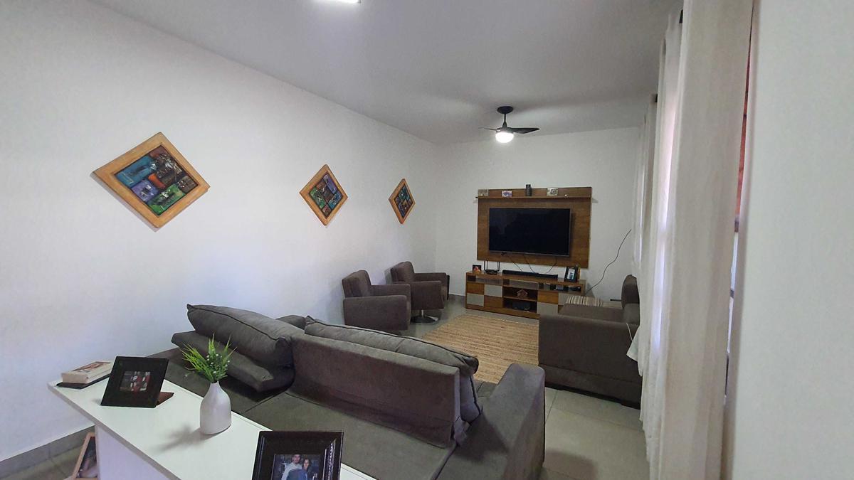 Casa, Jardim Industrial, 3 Quartos, 3 Vagas, 1 Suíte