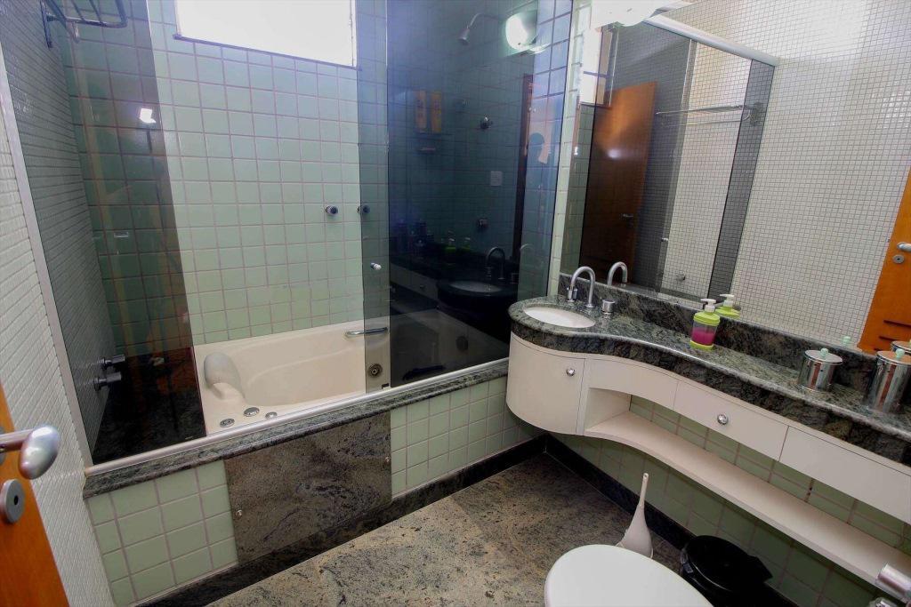 Casa, Fernão Dias, 5 Quartos, 9 Vagas, 5 Suítes