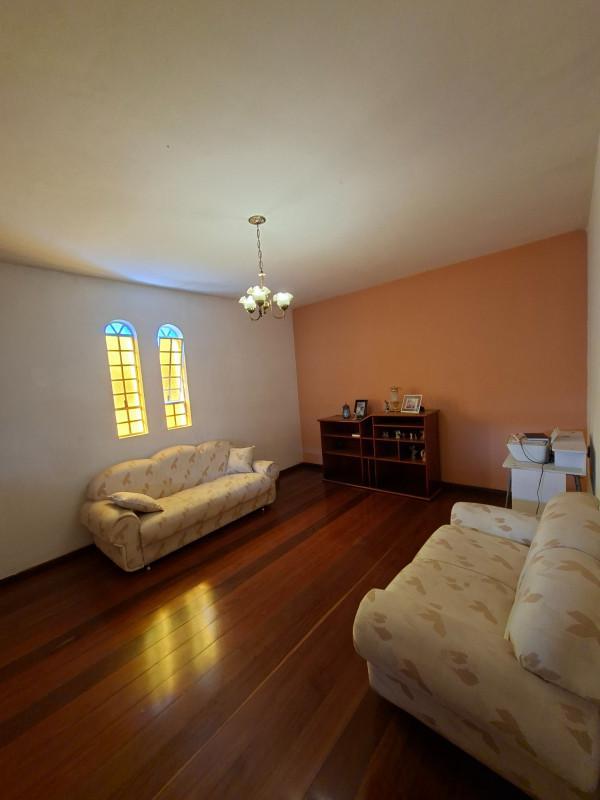 Casa, Santa Rosa, 5 Quartos, 3 Vagas, 1 Suíte