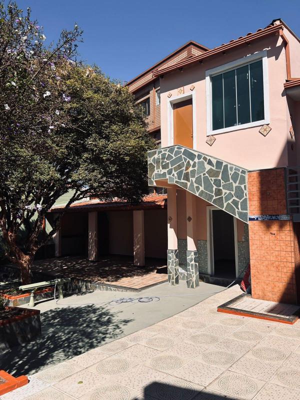 Casa Comercial, Colégio Batista, 4 Quartos, 3 Vagas, 2 Suítes