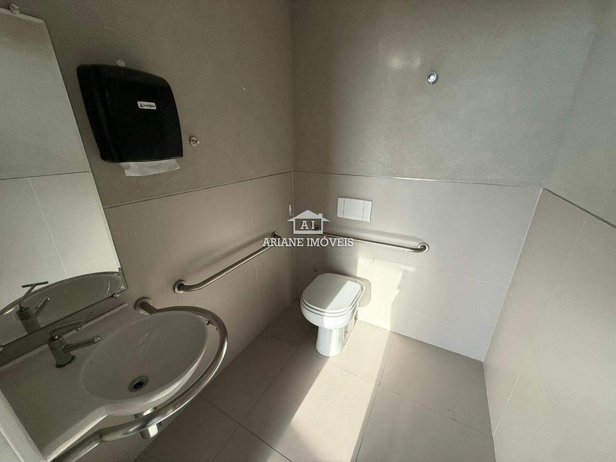 Sala, Estoril, 0 Quarto, 3 Vagas