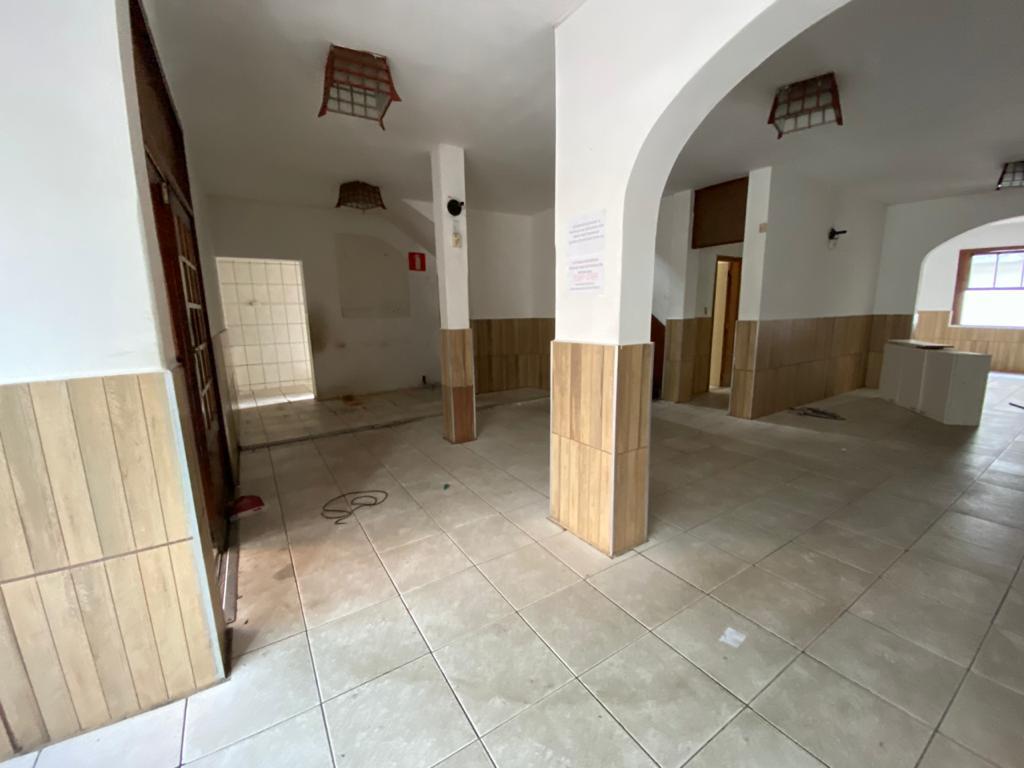 Casa Comercial, Funcionários, 0 Quarto, 0 Vaga