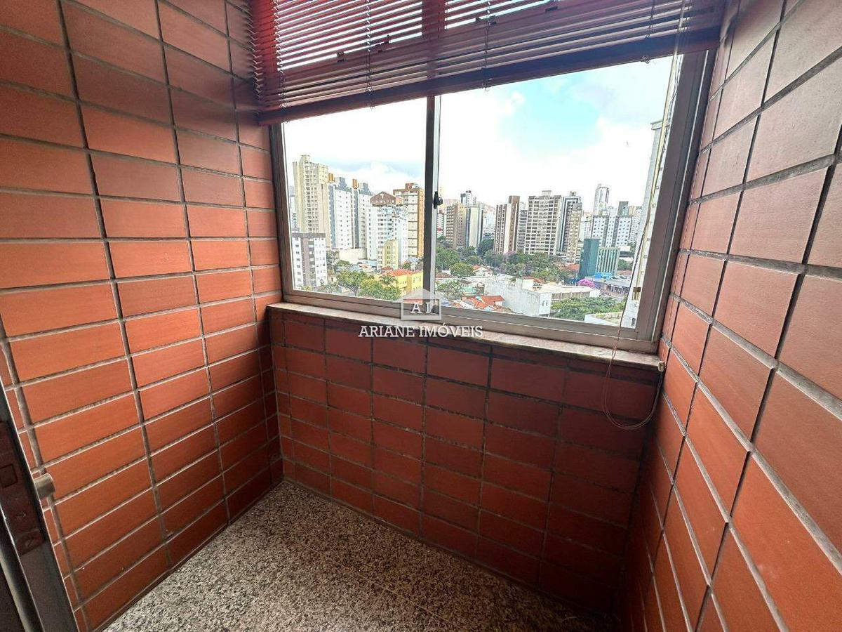 Apartamento, Funcionários, 2 Quartos, 2 Vagas, 1 Suíte