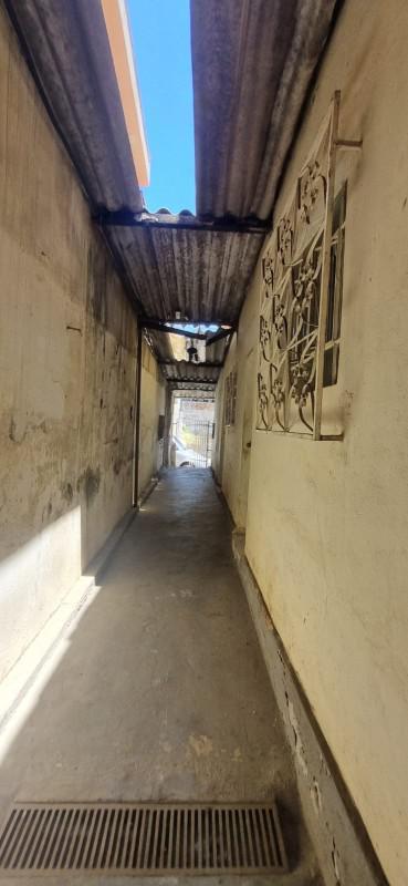 Casa, Sagrada Família, 5 Quartos, 0 Vaga, 1 Suíte