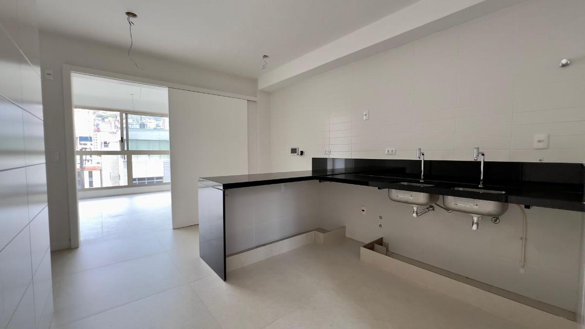 Apartamento, Cruzeiro, 4 Quartos, 4 Vagas, 2 Suítes