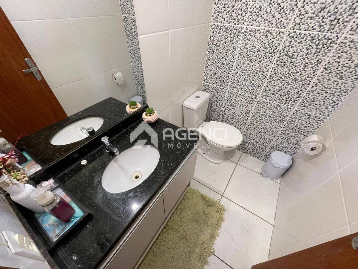 Casa, Parque Xangri-lá, 2 Quartos, 0 Vaga, 2 Suítes