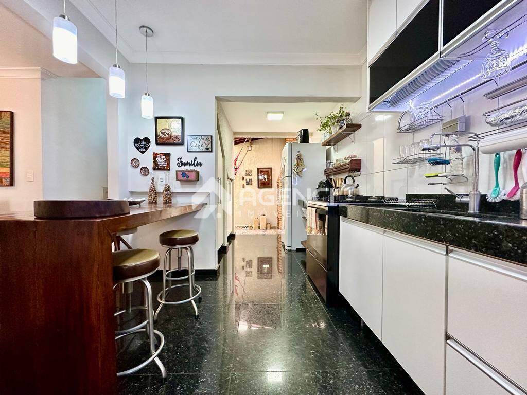 Casa, Cabral, 3 Quartos, 0 Vaga, 2 Suítes