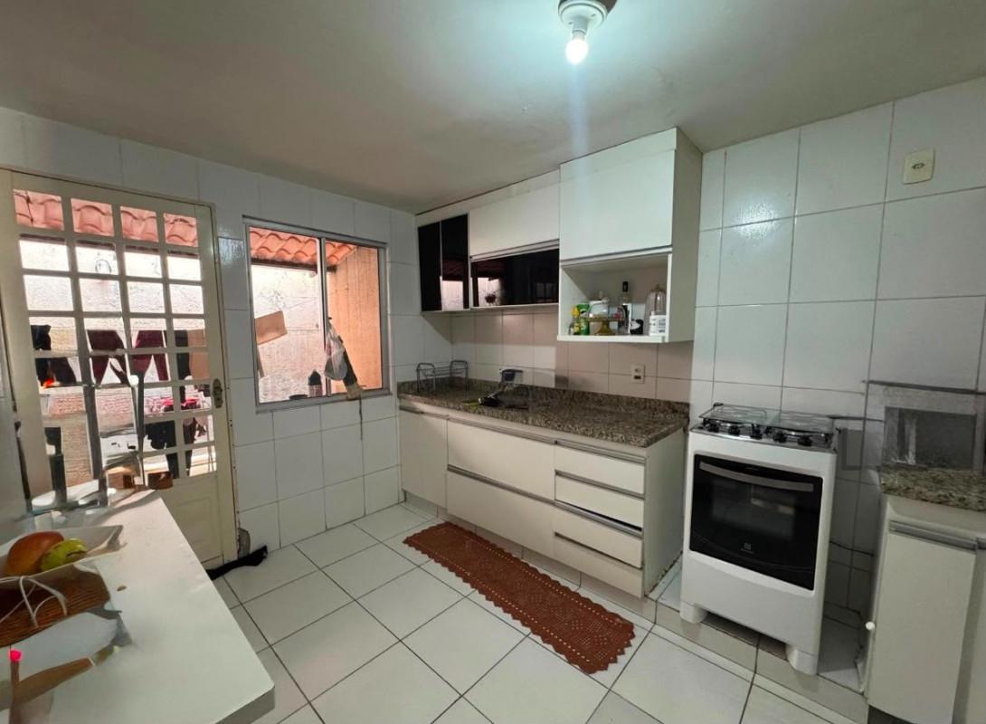 Casa, Coqueiros, 3 Quartos, 2 Vagas, 1 Suíte