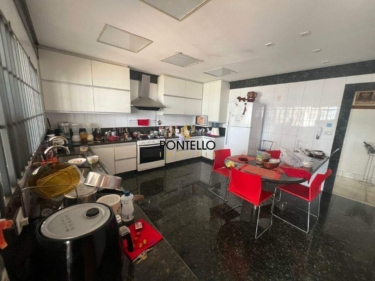 Cobertura, Centro, 4 Quartos, 10 Vagas, 2 Suítes