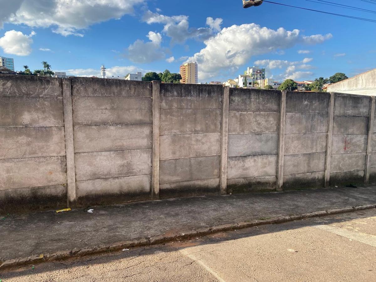 Lote, Três Bicas, 0 Quarto, 0 Vaga