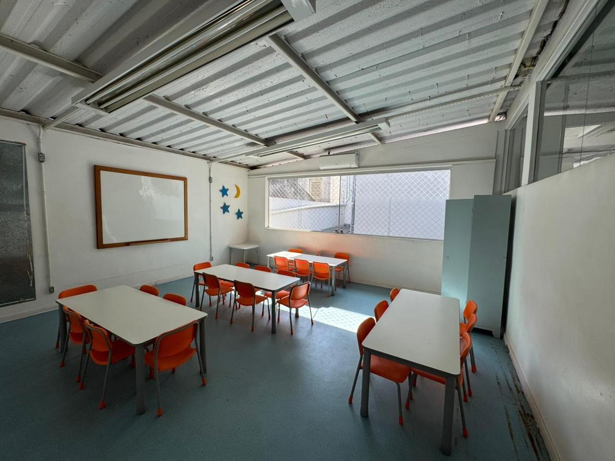 Prédio, Colégio Batista, 0 Quarto, 0 Vaga