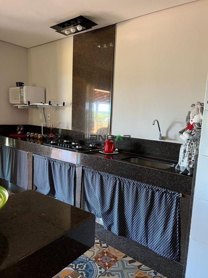 Casa, Solar do Madeira, 3 Quartos, 8 Vagas, 2 Suítes