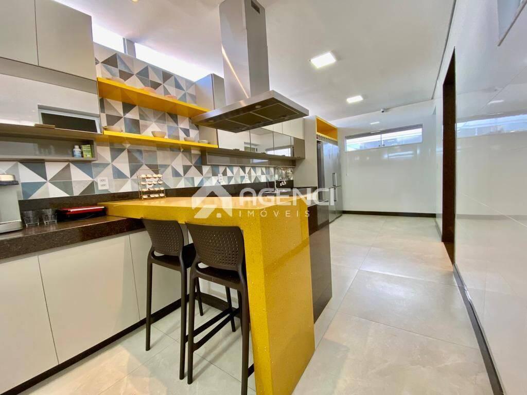 Apartamento, Cabral, 4 Quartos, 0 Vaga, 2 Suítes