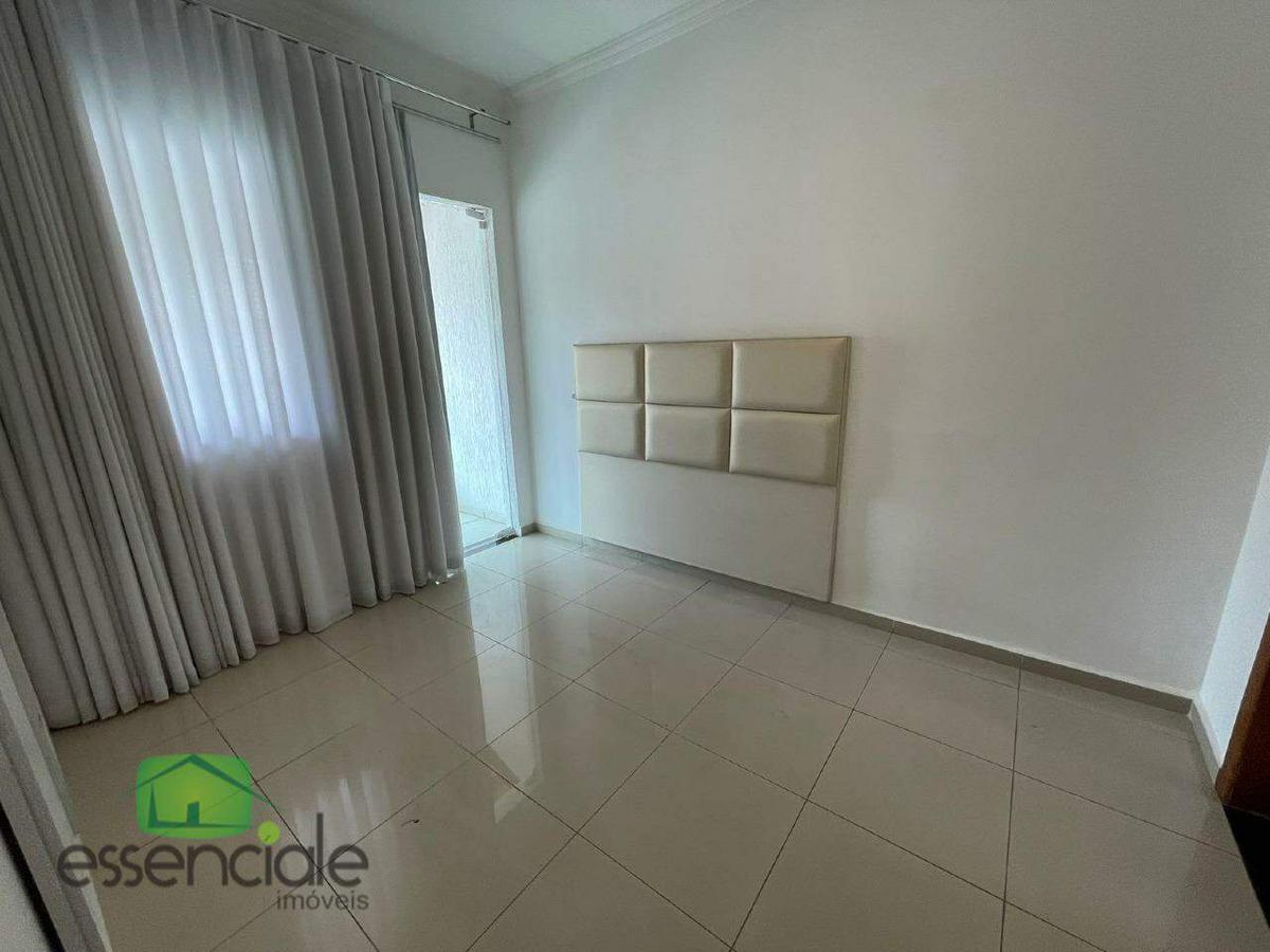 Casa, Europa, 3 Quartos, 2 Vagas, 1 Suíte