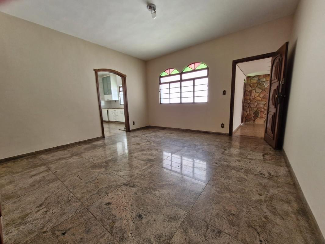 Casa, Castelo, 4 Quartos, 4 Vagas, 2 Suítes