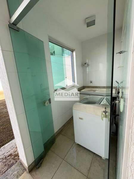Casa, Castelo, 4 Quartos, 8 Vagas, 4 Suítes