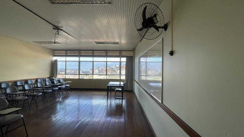 Prédio, São Cristóvão, 0 Quarto, 0 Vaga