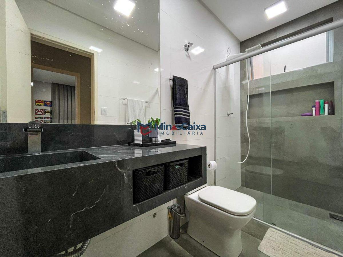 Casa, Santa Maria, 3 Quartos, 2 Vagas, 1 Suíte