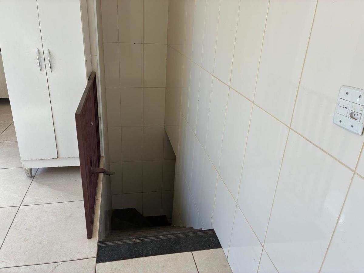 Casa, Santa Branca, 3 Quartos, 3 Vagas, 1 Suíte