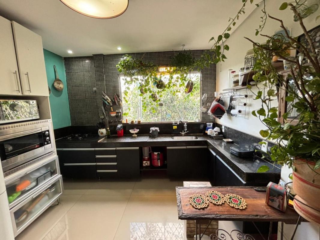 Casa, Cachoeirinha, 3 Quartos, 1 Vaga, 1 Suíte
