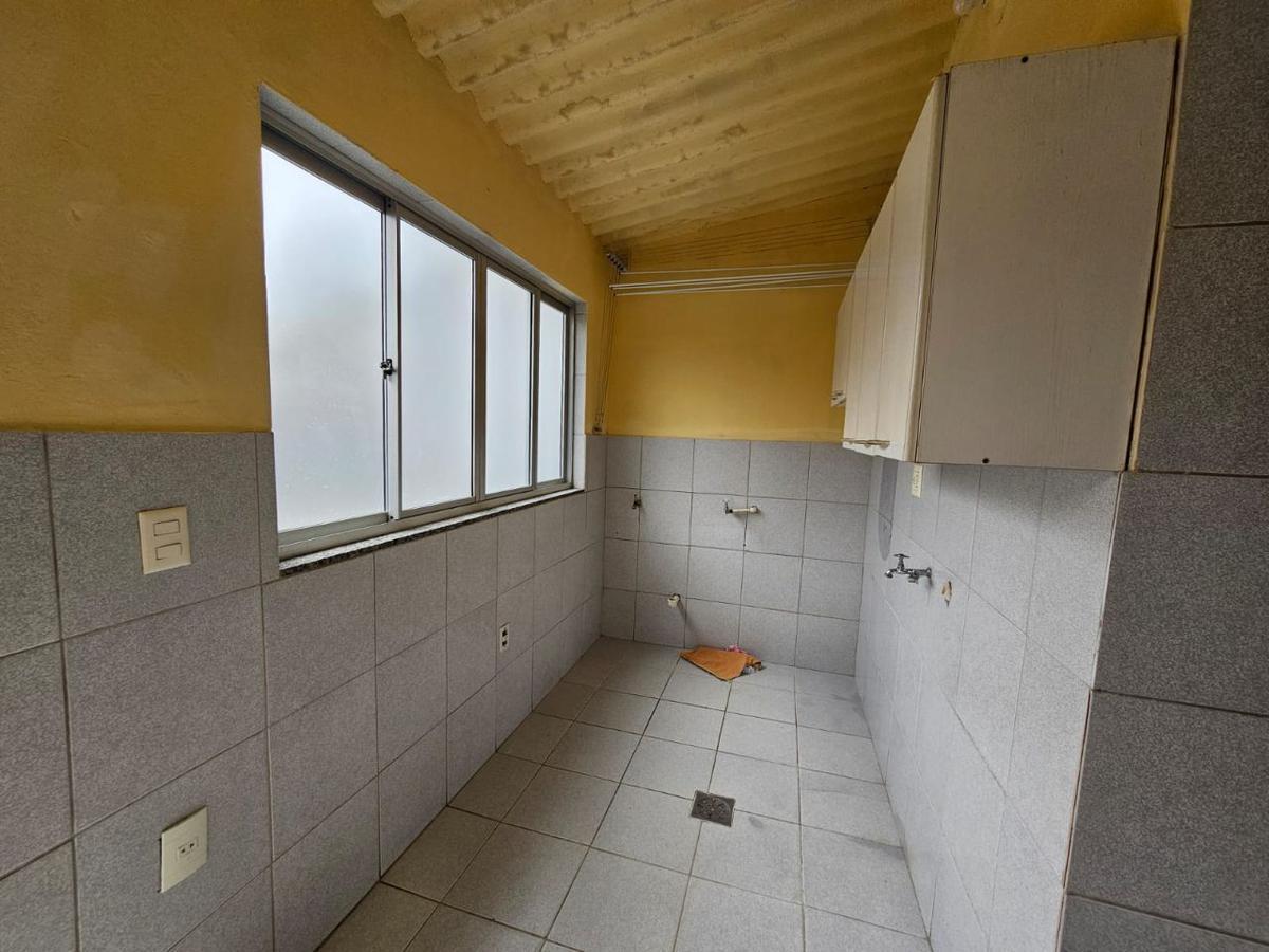 Casa, Santa Cruz, 3 Quartos, 5 Vagas, 1 Suíte