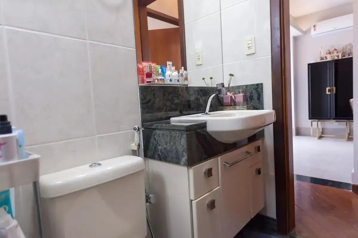 Cobertura, Estoril, 2 Quartos, 2 Vagas, 1 Suíte