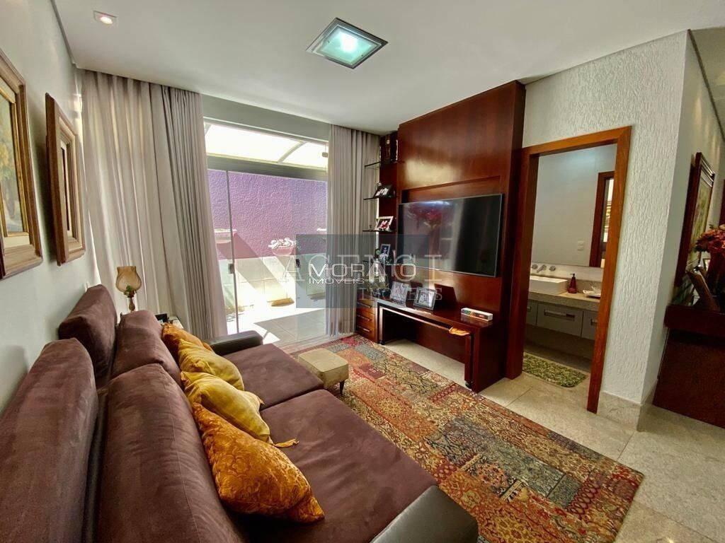 Casa, Braúnas, 5 Quartos, 0 Vaga, 2 Suítes