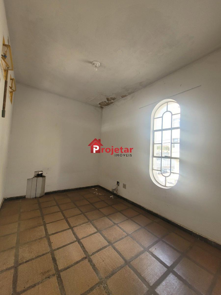 Galpão, Nova Floresta, 0 Quarto, 20 Vagas