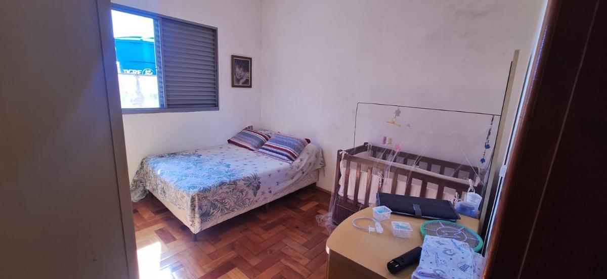 Casa, Centro, 3 Quartos, 2 Vagas, 1 Suíte